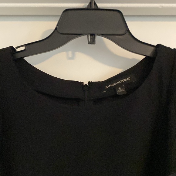 Banana Republic Little Black Dress with Pockets!  Size 6 - Picture 3 of 5